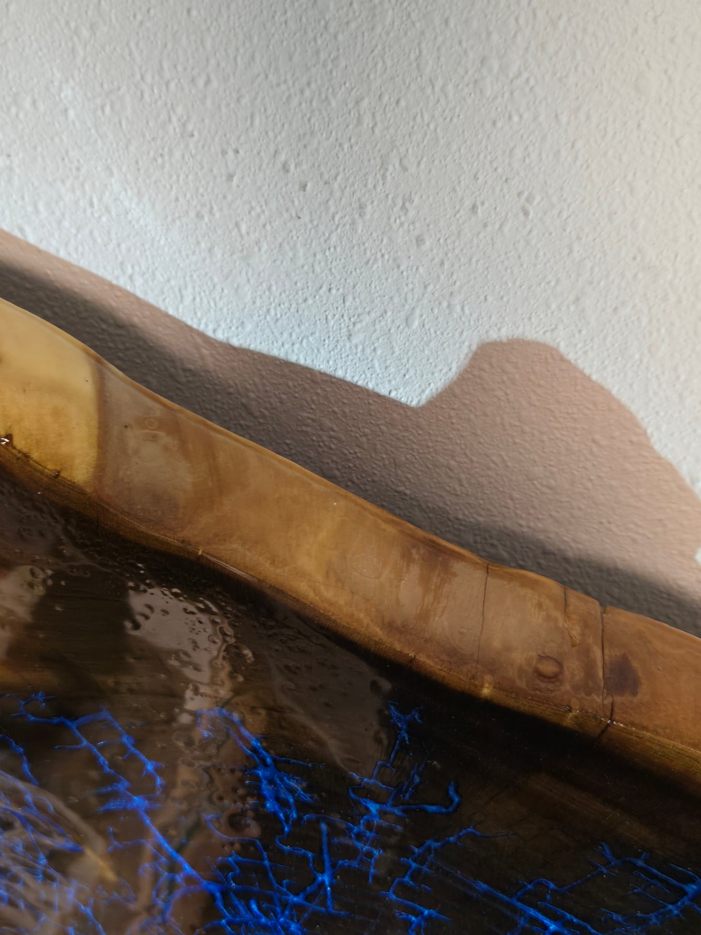 Lichtenberg tree clock in resin.