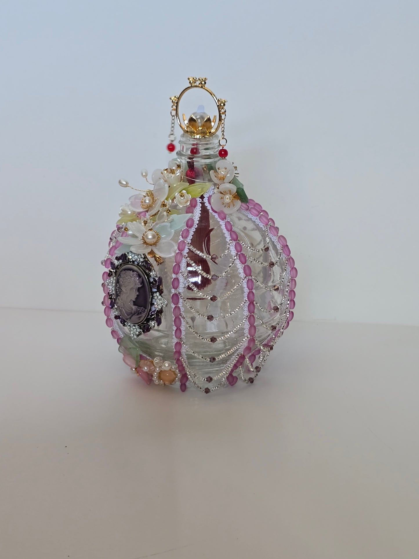 Decorative glass jar