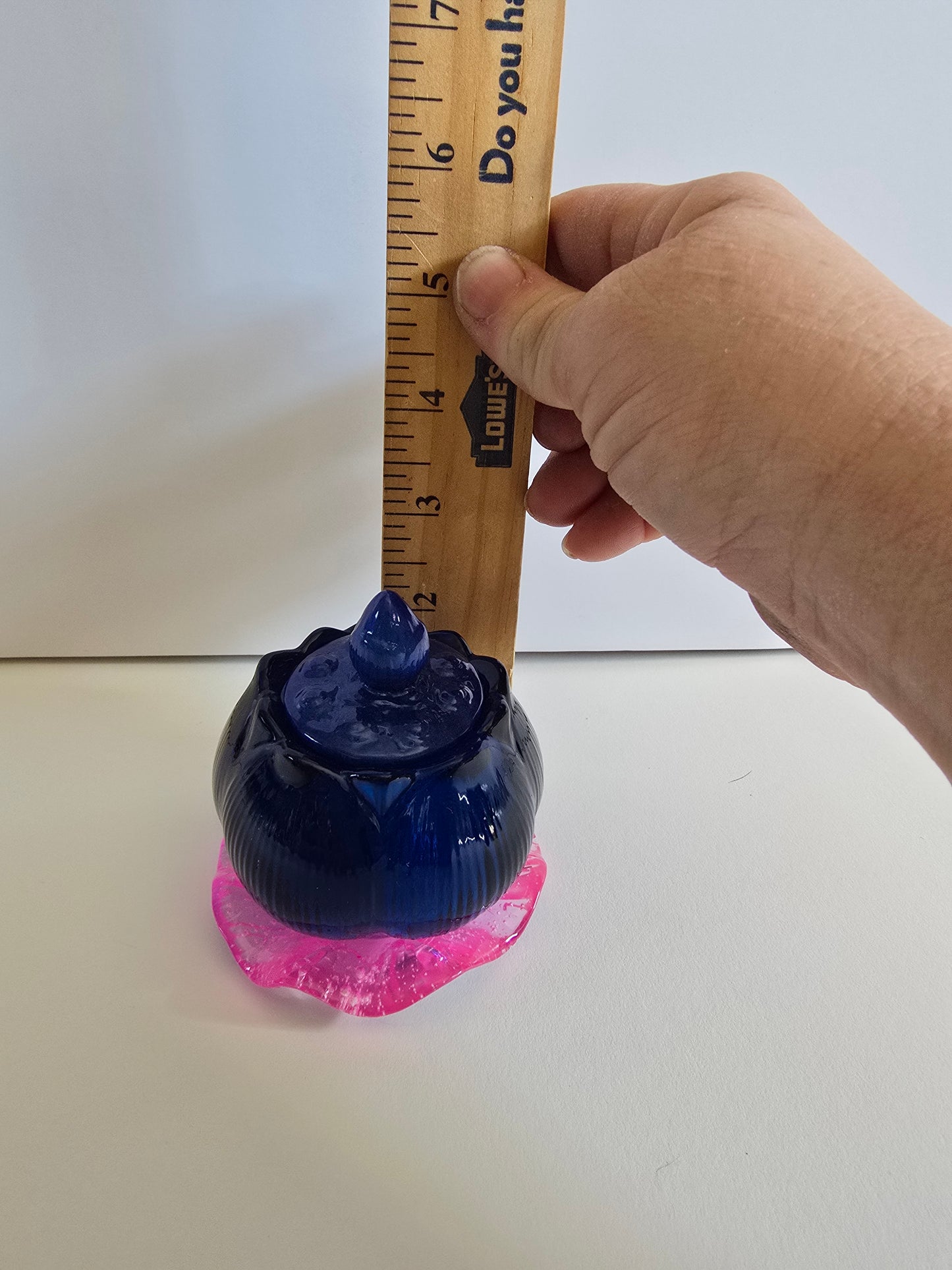 3 Piece Resin Flower 3 × 3 Inch. Is Holow And Can Be Used For Hiding Small Item